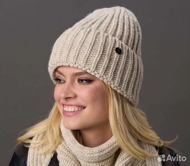 Новый зимний тёплый комплект шапка шарф