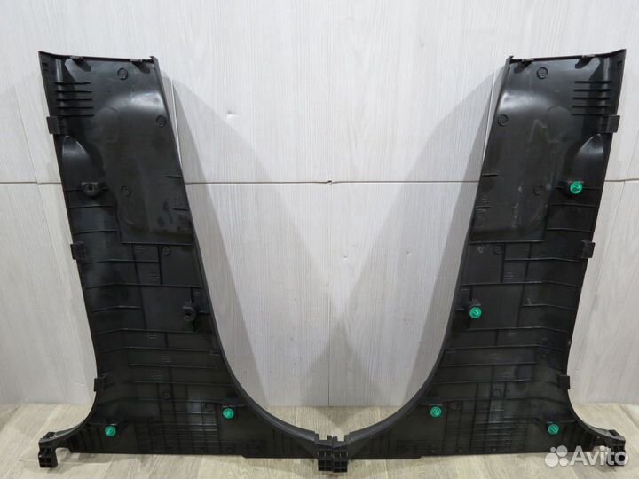 Обшивка средней стойки правая Hyundai Solaris 2