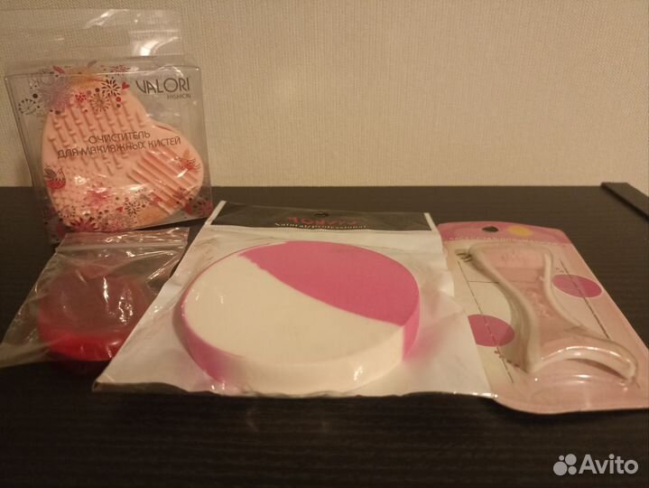 Аксессуары для макияжа пакетом