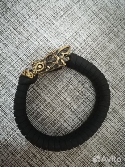 Мужской браслет из паракорда 