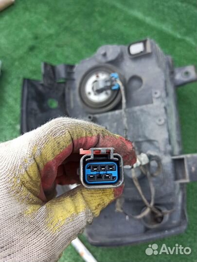 Фара Jeep grand cherokee