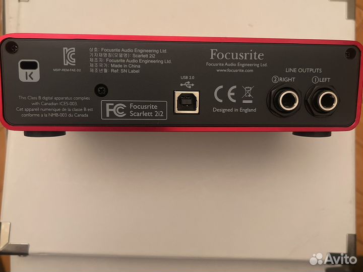 Внешняя звуковая карта focusrite Scarlett 2i2