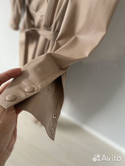 Песочный кожаный комбинзон c поясом(Love Republic)