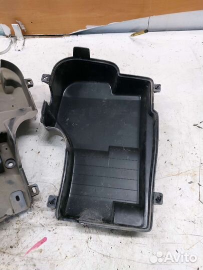 Крышка блока предохранителей Peugeot 407 Пежо 407