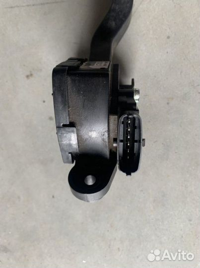 Педаль газа Hyundai Solaris 1.6 G4FC 2014