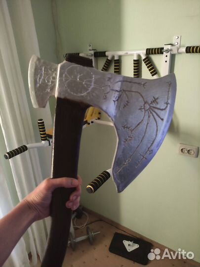 Поделка деревянная Топор