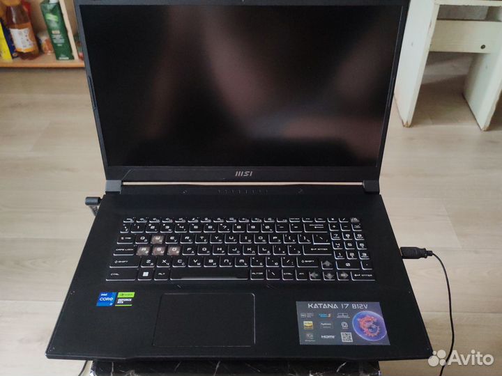Игровой ноутбук MSI katana 17 B12VGK-274RU