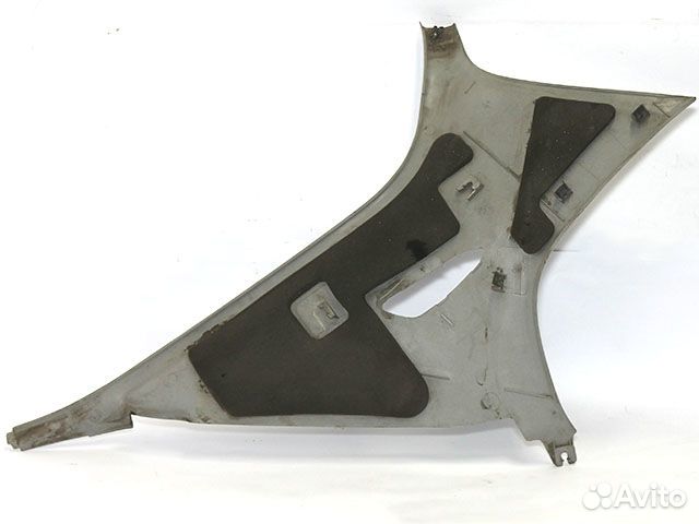 Накладка стойки задней правая Mitsubishi Carisma