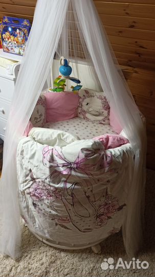 Кровать овальная