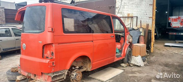 Разбираю volkswagen transporter T5 2003 год