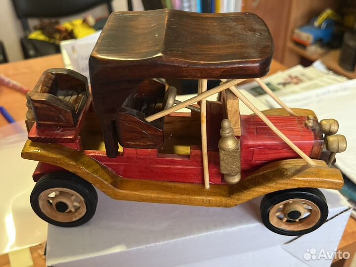 Деревянный автомобиль