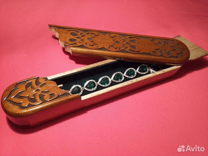 Шкатулка с замком для цепочки, бус из дерева орех