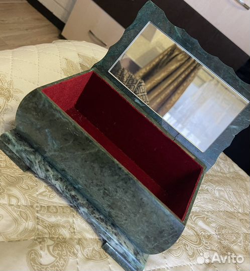 Малахитовая шкатулка