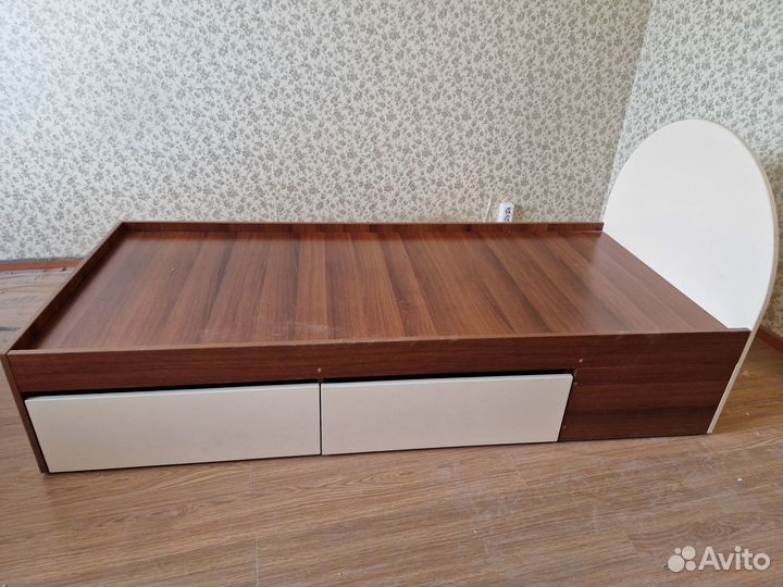 Продам кровать