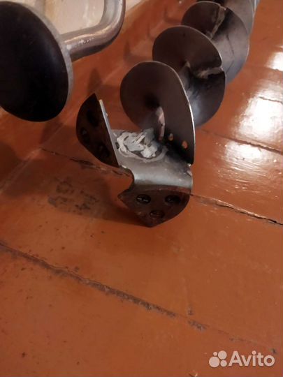 Ледобур титановый