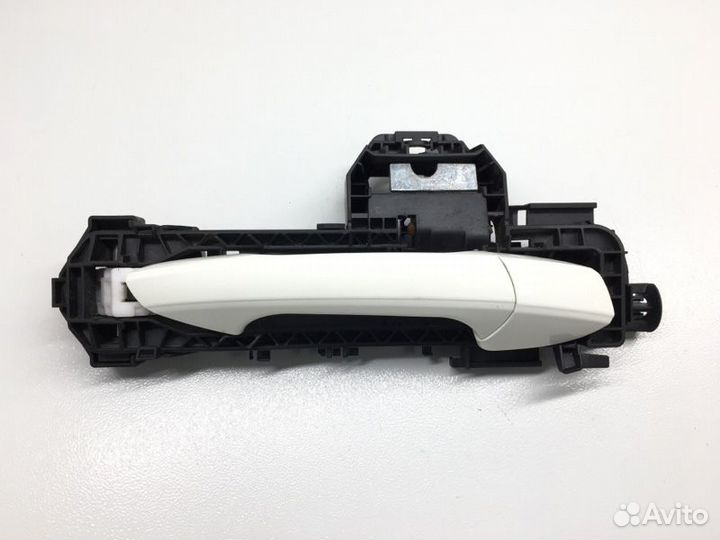 Ручка двери передняя правая Mercedes Cla C117 1.6