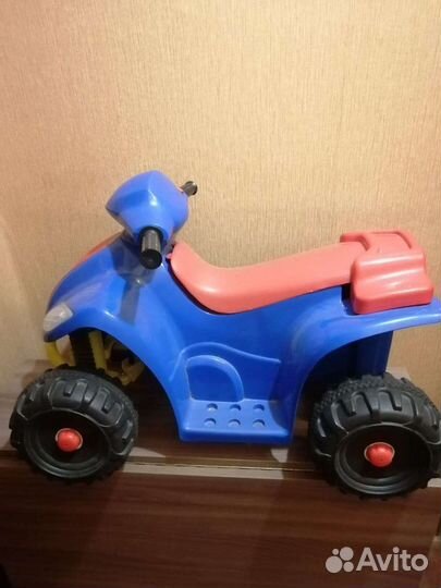 Детский квадроцикл на аккумуляторе