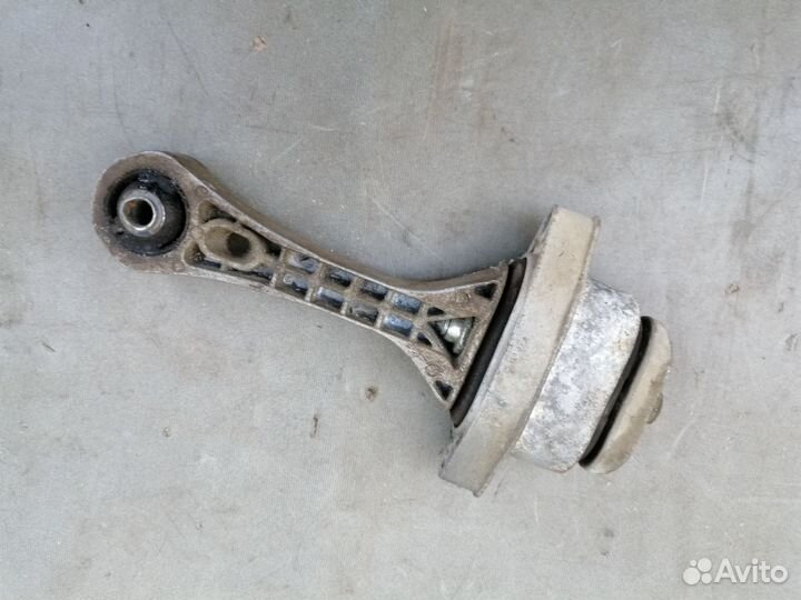 Опора двигателя задняя для VW Golf IV/Bora