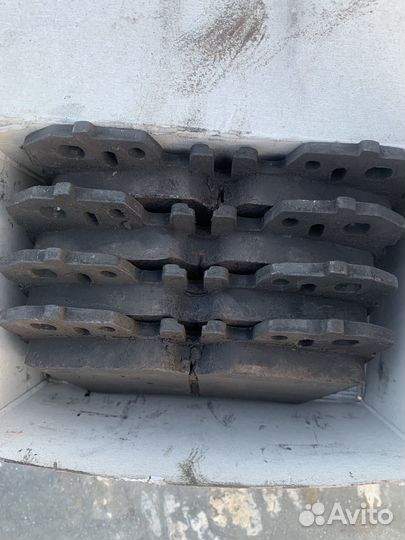 Колодки тормозные передние на lexus LS460