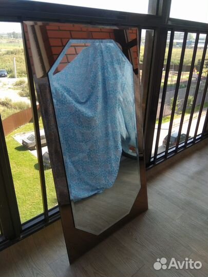 Зеркало настенное отличного качества