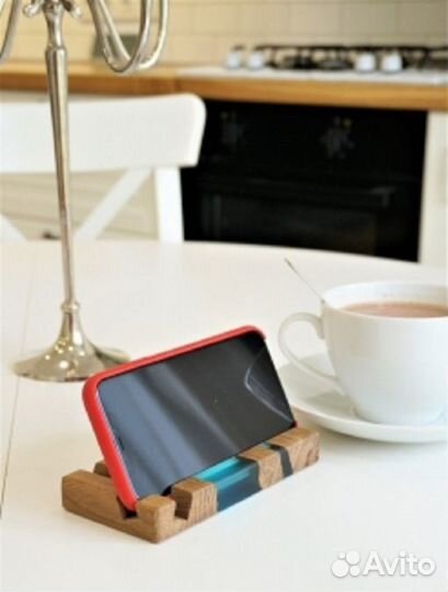 Подставка для телефона из дерева