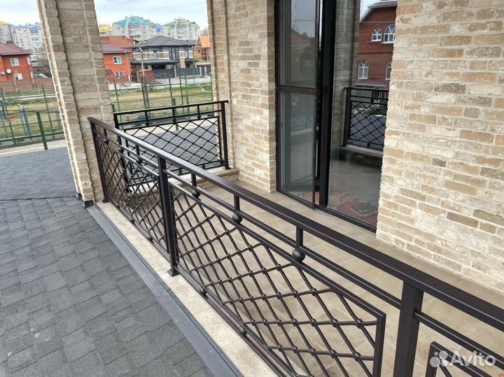 Перила для лестниц в доме