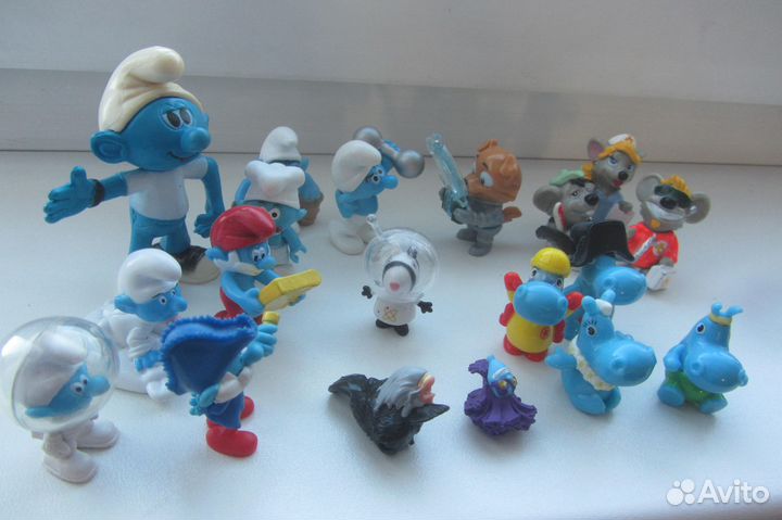 Бегемоты,Смурфики,мышки.Капсулы от киндер сюрпризо