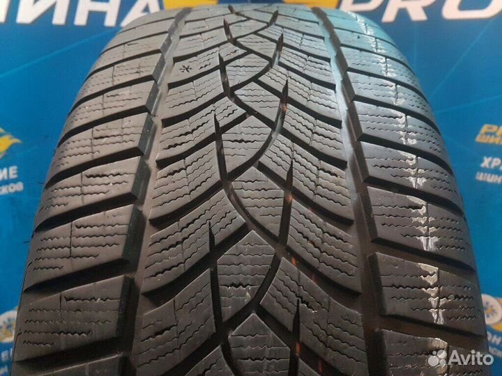 Goodyear UltraGrip Performance 235/50 R19