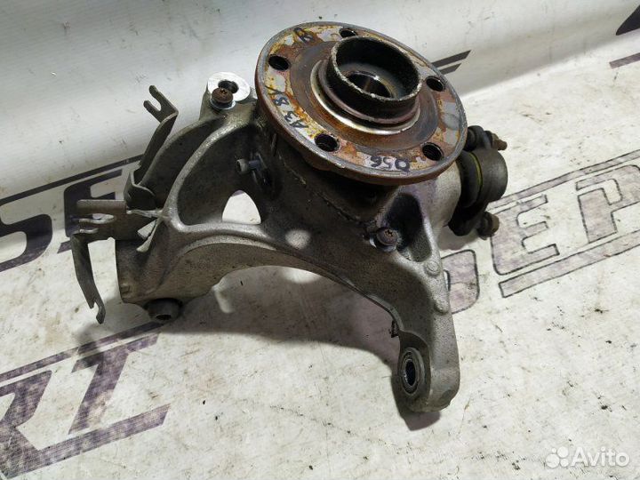 Кулак поворотный правый Audi A3 8V 1.8 cjsb 2013