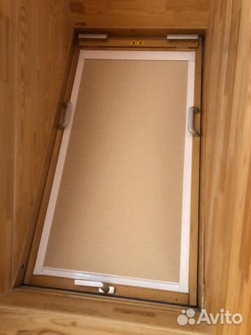 Рулонные шторы roof на мансардное окно