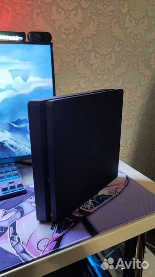 Sony playstation 4 slim