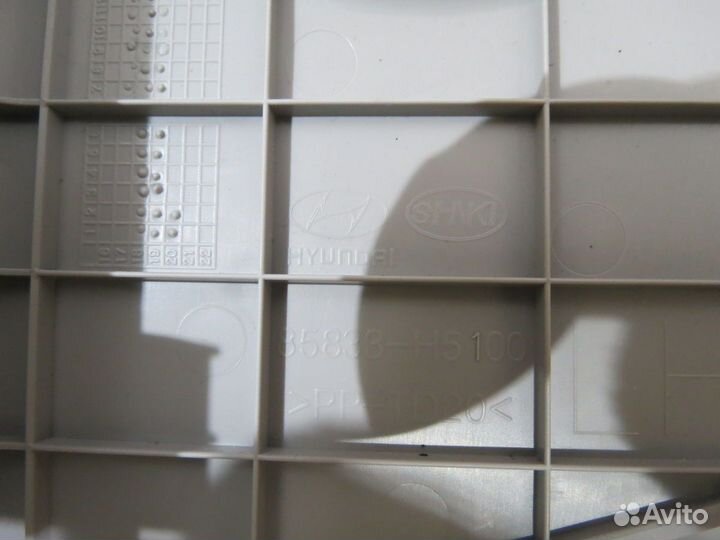 Обшивка стойки средняя левая Hyundai Solaris 2