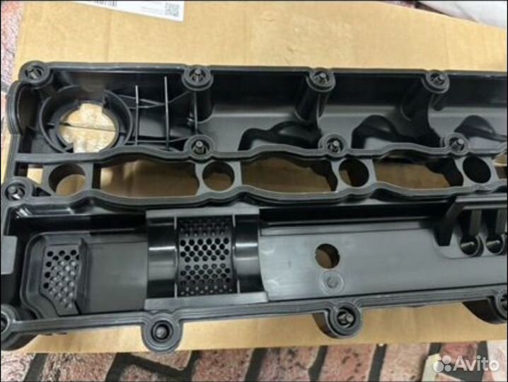 Клапанная крышка ГБЦ Mercedes Benz 651 A6510101230