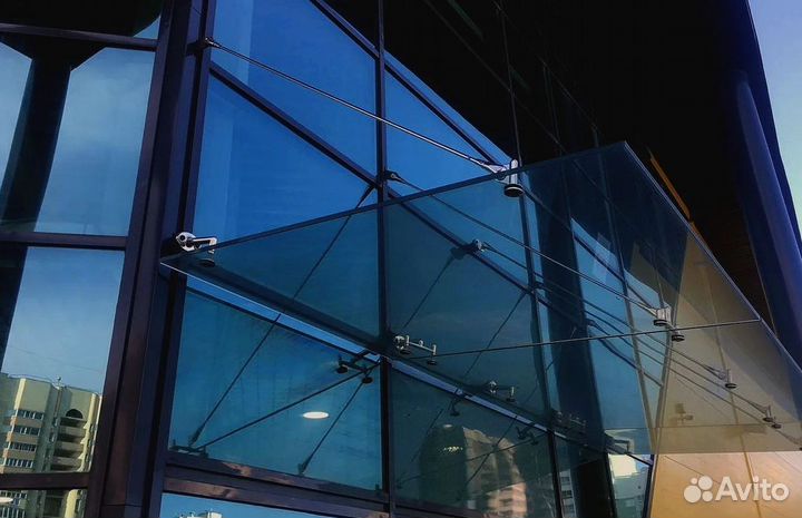 Козырек над крыльцом