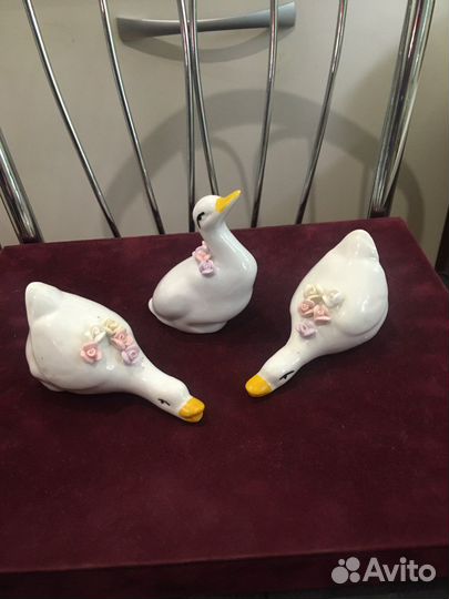 Фарфоровые статуэтки гуси