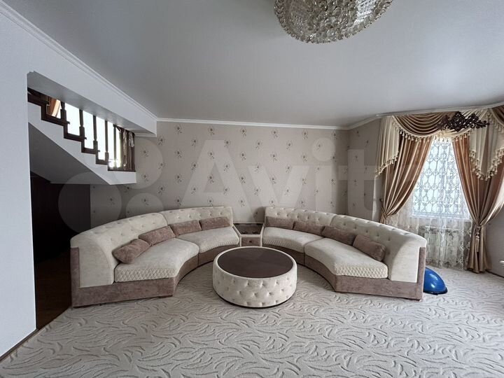 Дом 176 м² на участке 11,6 сот.