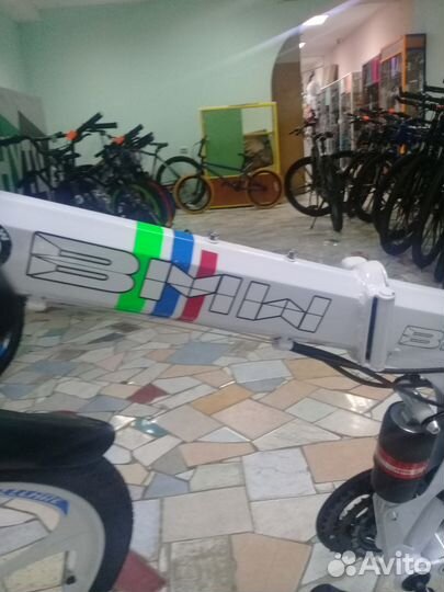 Велосипед зелено - белый скоростной