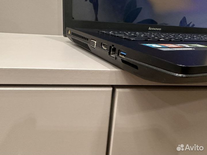 Lenovo 17.3/i3/GT720/8gb/ssd+1tb