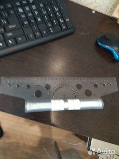 Линейка рейсшина