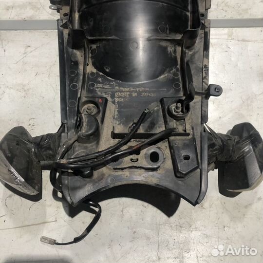 Пластик подрамника для Kawasaki ER6n 06-08