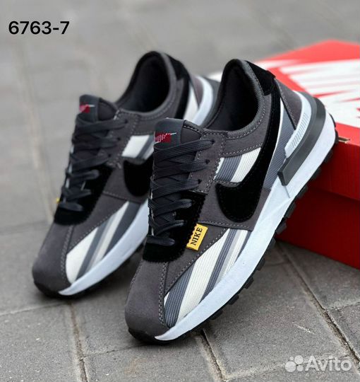 Кроссовки женские