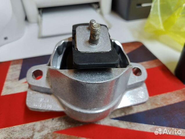 Опора двигателя Jaguar XE T4N3780