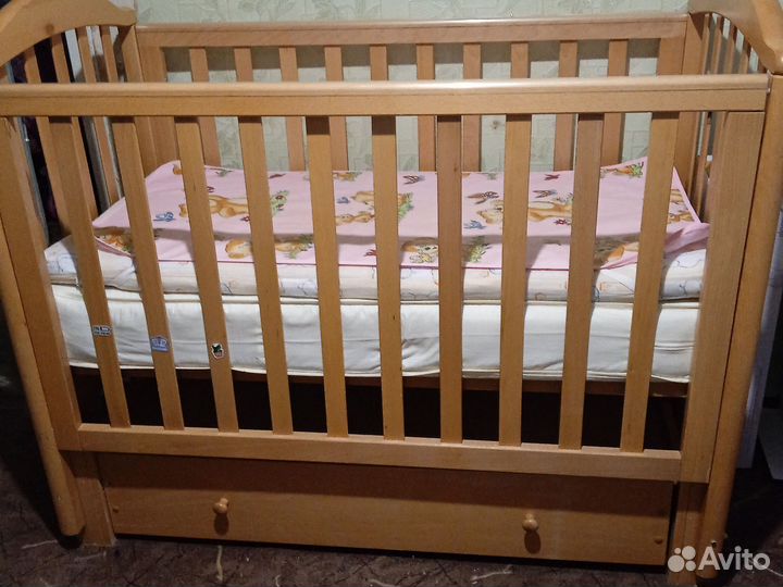 Детская кроватка