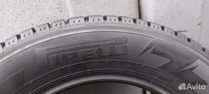 Pirelli Ice Zero 215/65 R17 103T