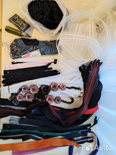 Молнии и другая фернитура