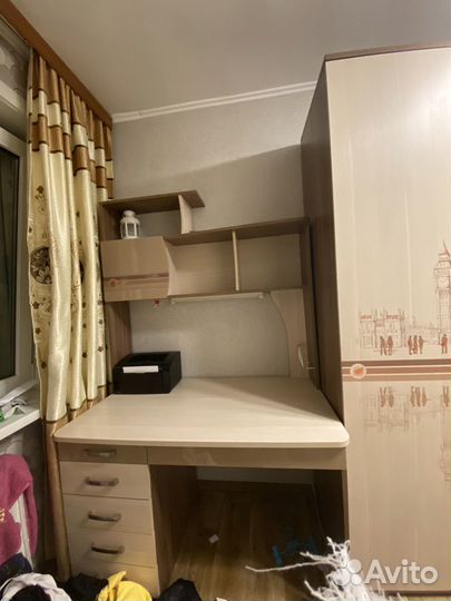 Письменный стол