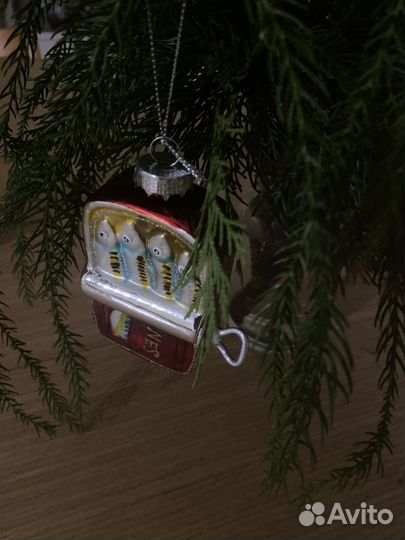 Елочная игрушка баночка сардин holiday classics