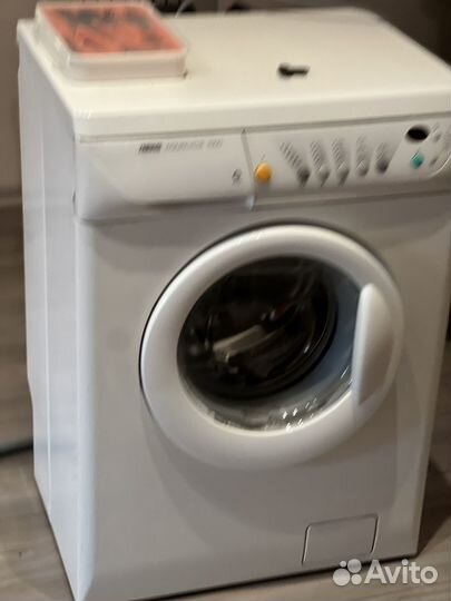 Стиральная машина на запчасти Zanussi