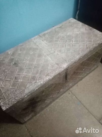 Сундук старинный