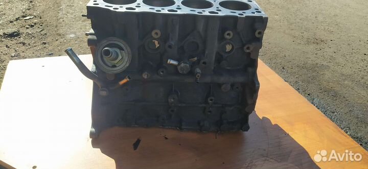 Блок цилиндров Тойота Авенсис 1cd